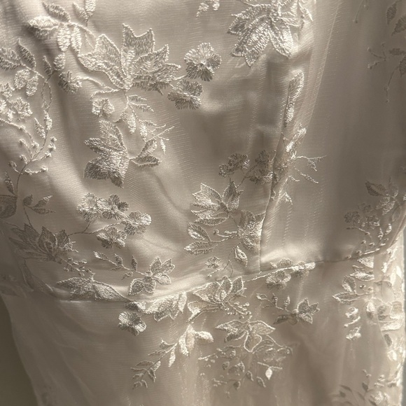 Park & Fifth White Floral Mini Dress - Picture 5 of 5